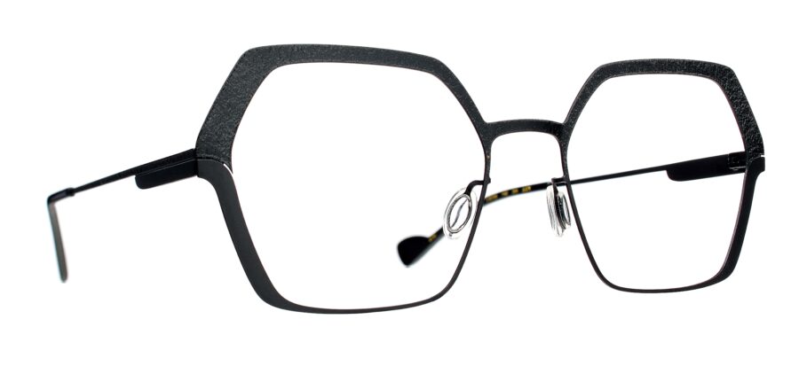 Caroline Abram JUDY 255